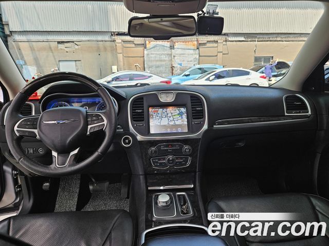 Chrysler 300C 3.6 Prestige 2016 — фото 17