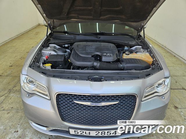 Chrysler 300C 3.6 Prestige 2016 — фото 18