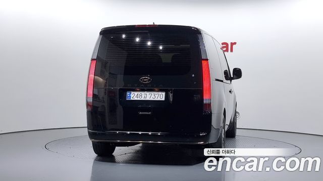 Hyundai Staria 4WD Lounge 7-Seater Inspiration 2024 — фото 4