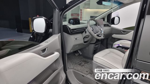 Hyundai Staria 4WD Lounge 7-Seater Inspiration 2024 — фото 11