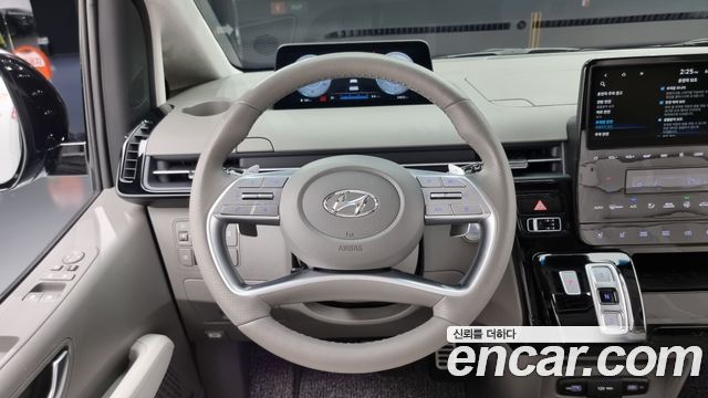 Hyundai Staria 4WD Lounge 7-Seater Inspiration 2024 — фото 13