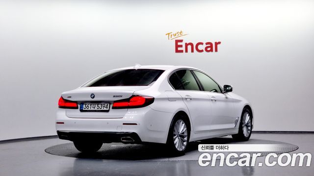 BMW 5 Series (G30) 530i xDrive Luxury 2021 — фото 2