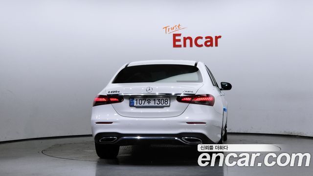 Mercedes-Benz E-Class (W213) E220d 4MATIC AMG Line 2021 — фото 4