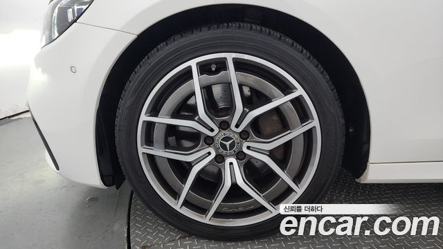 Mercedes-Benz E-Class (W213) E220d 4MATIC AMG Line 2021 — фото 5