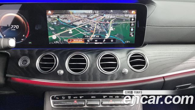 Mercedes-Benz E-Class (W213) E220d 4MATIC AMG Line 2021 — фото 14