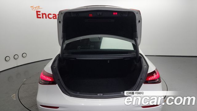 Mercedes-Benz E-Class (W213) E220d 4MATIC AMG Line 2021 — фото 20