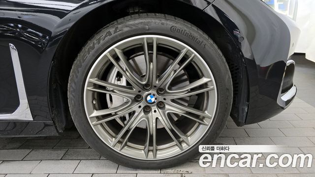 BMW 7 Series (G11) 750Li xDrive Design Pure Excellence Prestige 2020 — фото 5