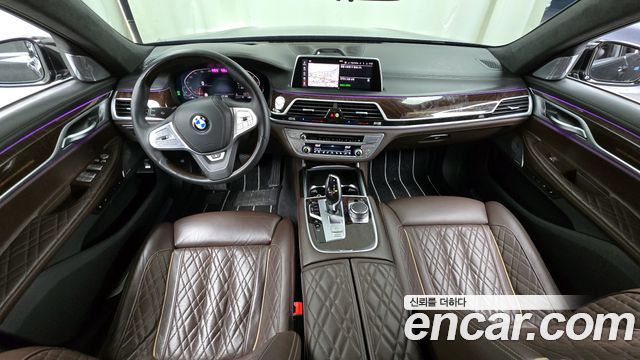BMW 7 Series (G11) 750Li xDrive Design Pure Excellence Prestige 2020 — фото 7
