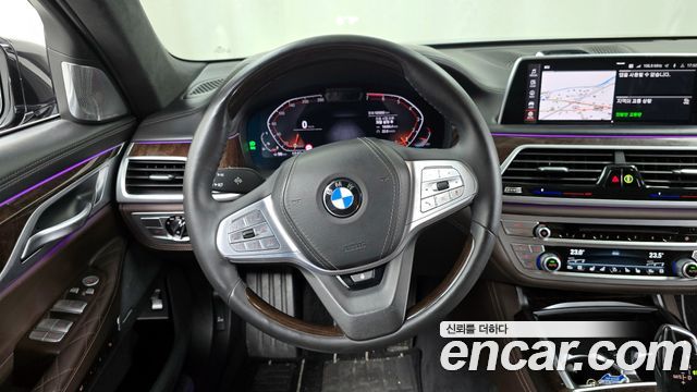 BMW 7 Series (G11) 750Li xDrive Design Pure Excellence Prestige 2020 — фото 17