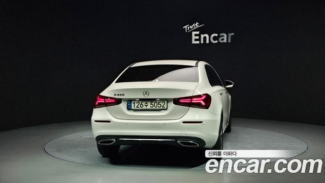 Mercedes-Benz A-Class (W177) A220 Sedan 2021 — фото 4
