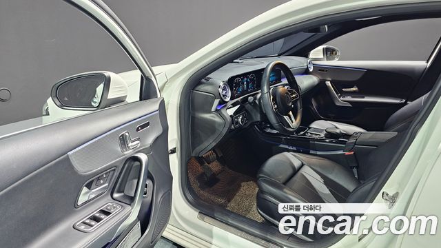 Mercedes-Benz A-Class (W177) A220 Sedan 2021 — фото 11