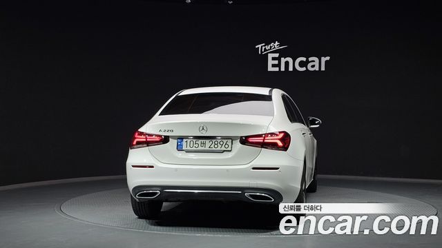 Mercedes-Benz A-Class (W177) A220 Sedan 2021 — фото 4