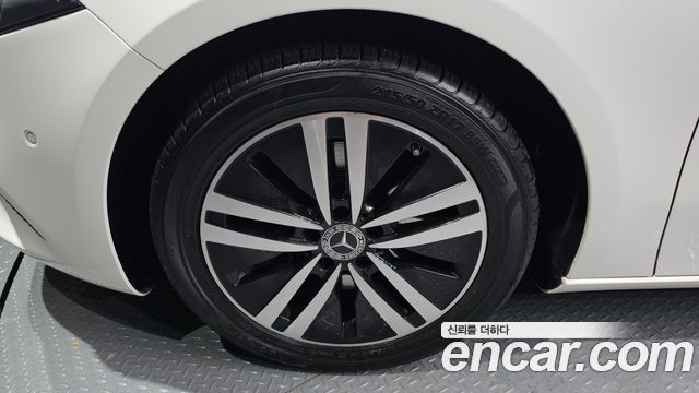 Mercedes-Benz A-Class (W177) A220 Sedan 2021 — фото 5