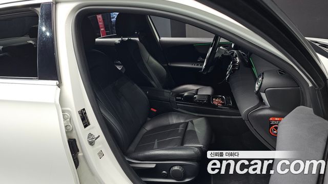 Mercedes-Benz A-Class (W177) A220 Sedan 2021 — фото 10