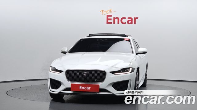 Jaguar XE P300 R-Dynamic HSE AWD 2020 — фото 3