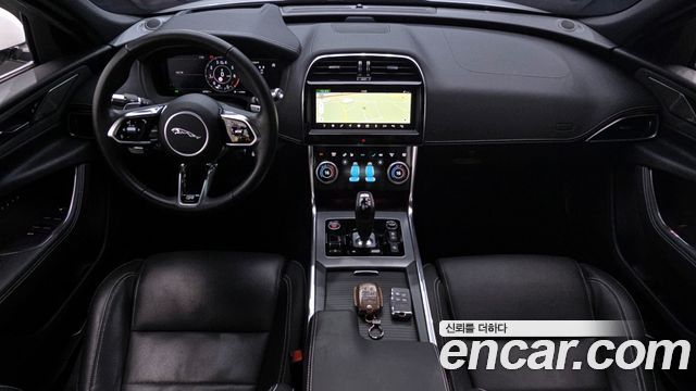 Jaguar XE P300 R-Dynamic HSE AWD 2020 — фото 7