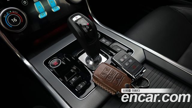 Jaguar XE P300 R-Dynamic HSE AWD 2020 — фото 9