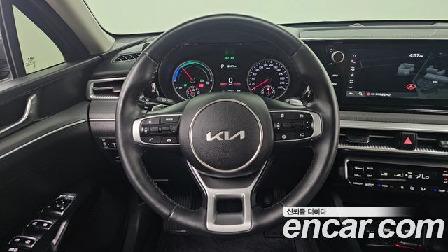 Kia K5 Hybrid (III) Trendy 2023 — фото 13