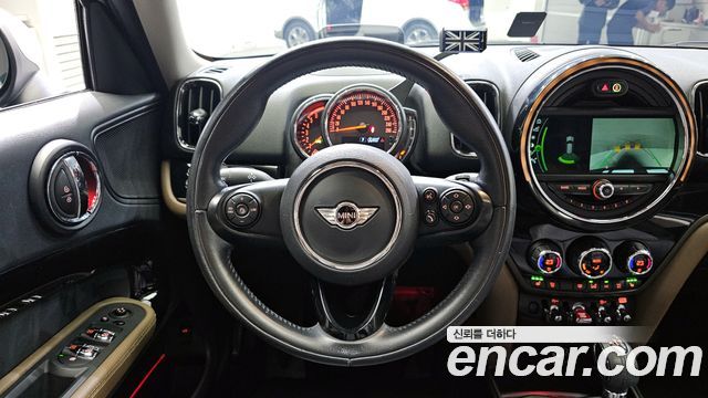 MINI Cooper D Countryman ALL4 HIGH 2nd 2018 — фото 13