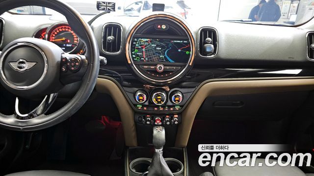 MINI Cooper D Countryman ALL4 HIGH 2nd 2018 — фото 19