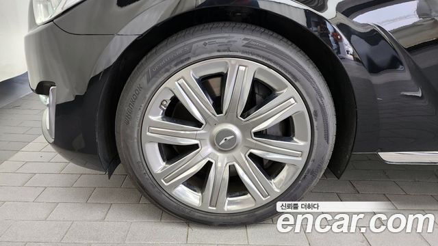 Genesis EQ900 5.0 GDI AWD Limousine Prestige 2016 — фото 5