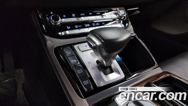 Genesis EQ900 5.0 GDI AWD Limousine Prestige 2016 — фото 9