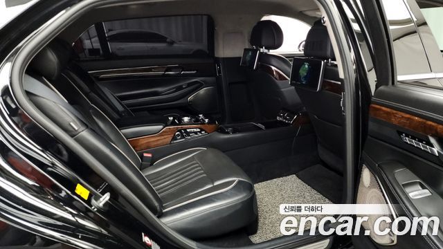 Genesis EQ900 5.0 GDI AWD Limousine Prestige 2016 — фото 12