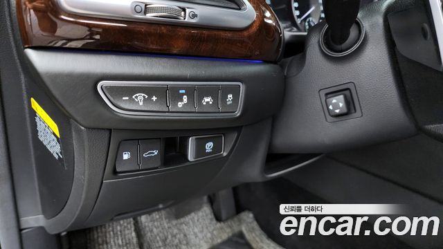 Genesis EQ900 5.0 GDI AWD Limousine Prestige 2016 — фото 16