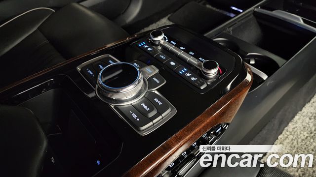 Genesis EQ900 5.0 GDI AWD Limousine Prestige 2016 — фото 19