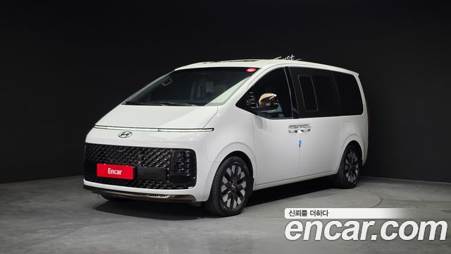 Hyundai Staria 4WD Lounge 7-Seater Inspiration 2023 — фото 1