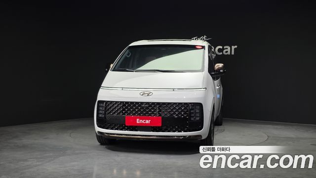 Hyundai Staria 4WD Lounge 7-Seater Inspiration 2023 — фото 3