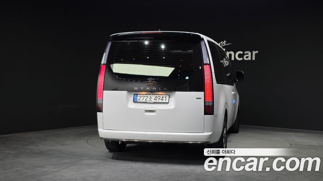 Hyundai Staria 4WD Lounge 7-Seater Inspiration 2023 — фото 4