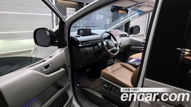 Hyundai Staria 4WD Lounge 7-Seater Inspiration 2023 — фото 10