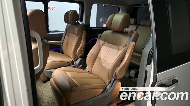 Hyundai Staria 4WD Lounge 7-Seater Inspiration 2023 — фото 11