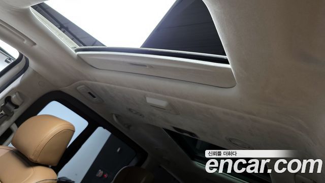 Hyundai Staria 4WD Lounge 7-Seater Inspiration 2023 — фото 19