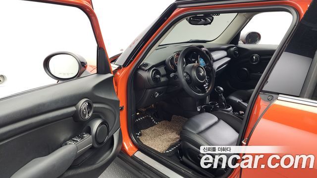 MINI Cooper 5Door Standard 3rd 2019 — фото 10