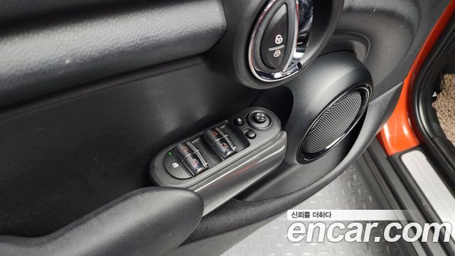 MINI Cooper 5Door Standard 3rd 2019 — фото 18