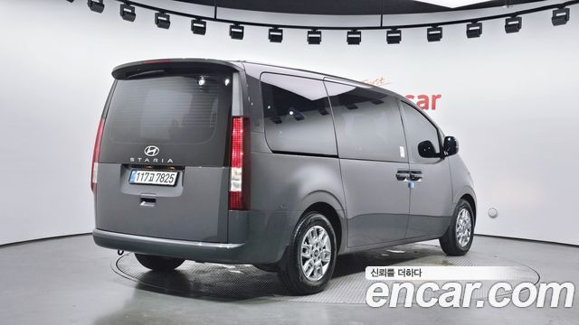 Hyundai Staria Tourer 9-Seater Modern 2025 — фото 2