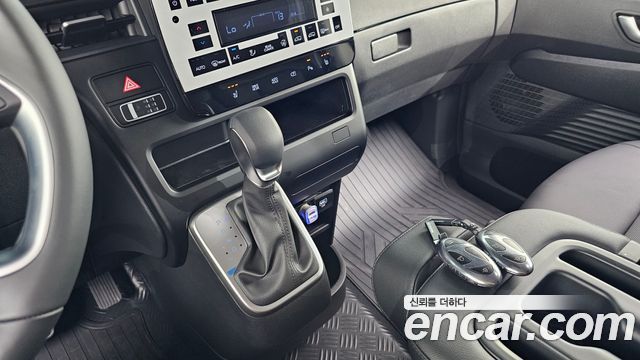 Hyundai Staria Tourer 9-Seater Modern 2025 — фото 9