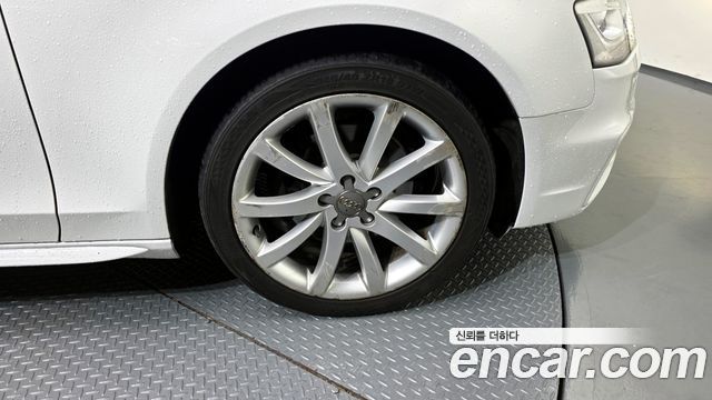 Audi A4 35 TDI Quattro Dynamic B8 2015 — фото 5