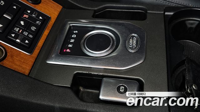 Land Rover Discovery 4 3.0 SDV6 HSE 2014 — фото 9