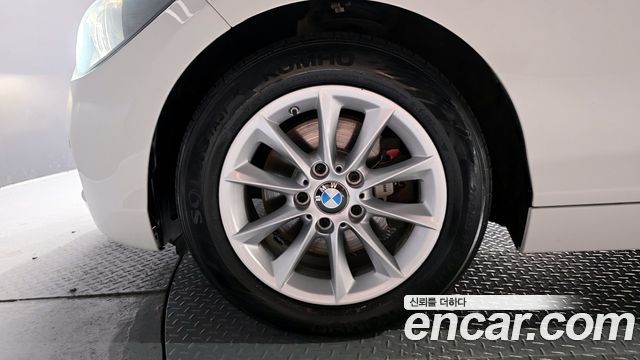 BMW 1 Series (F20) 118d Sport 5Door 2015 — фото 5