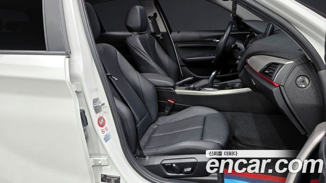 BMW 1 Series (F20) 118d Sport 5Door 2015 — фото 11