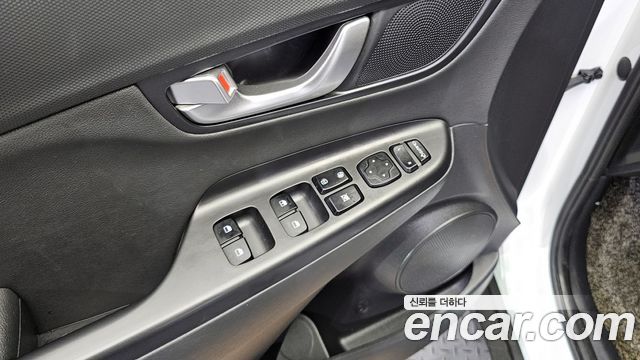 Hyundai Kona Gasoline 1.6 Turbo 2WD Smart 2021 — фото 18