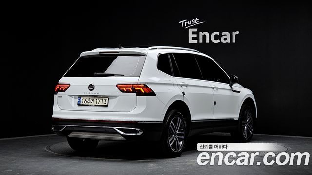 Volkswagen Tiguan Allspace 2.0 TSI Prestige 2023 — фото 2