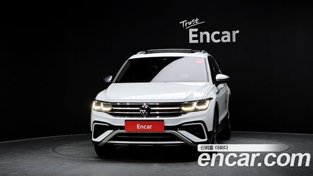 Volkswagen Tiguan Allspace 2.0 TSI Prestige 2023 — фото 3