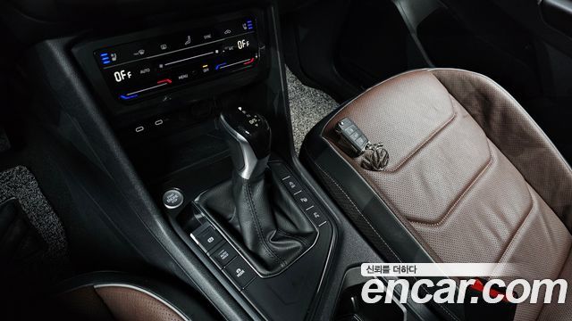 Volkswagen Tiguan Allspace 2.0 TSI Prestige 2023 — фото 9