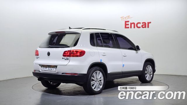 Volkswagen Tiguan 2.0 TDI  Premium 5N 2013 — фото 2