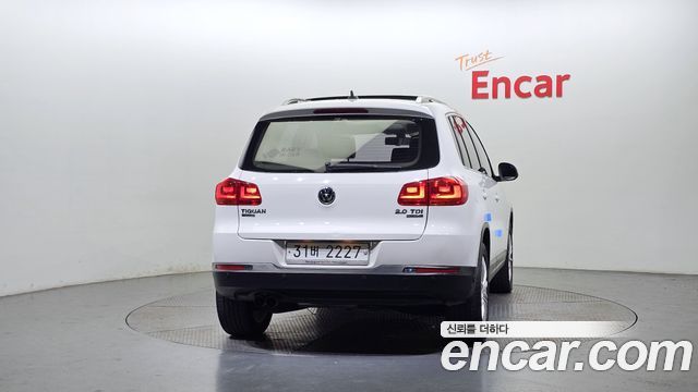 Volkswagen Tiguan 2.0 TDI  Premium 5N 2013 — фото 4