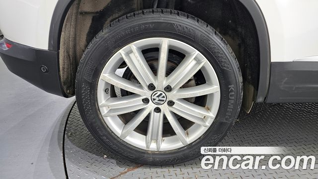 Volkswagen Tiguan 2.0 TDI  Premium 5N 2013 — фото 5
